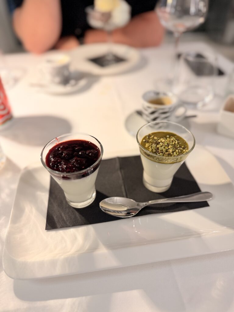 eine himmlische Pannacotta im Hotel Ristorante Giardinetto