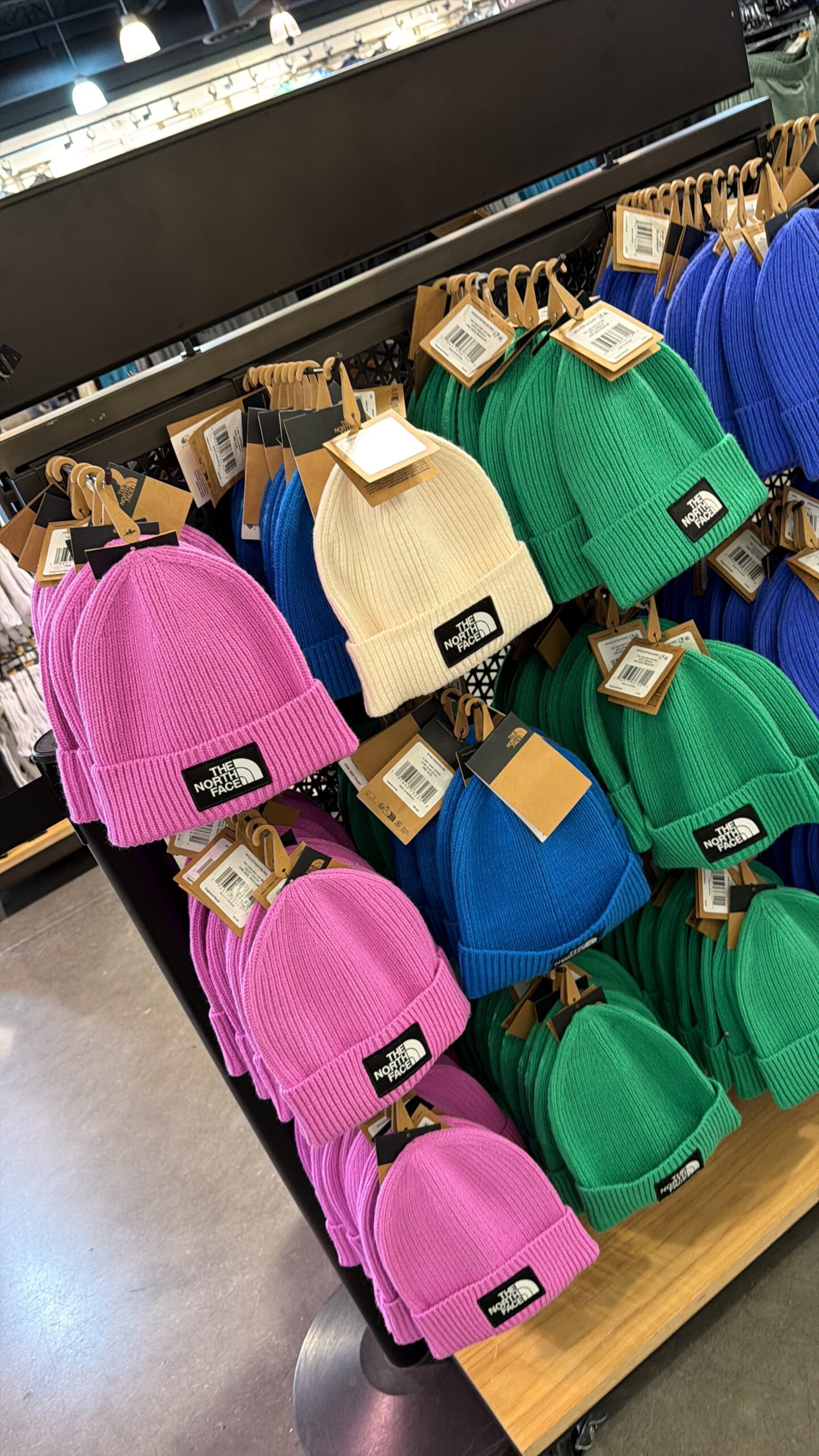 Bunte The North Face Beanies in Pink, Creme, Blau und Grün im Outlet-Store in Las Vegas