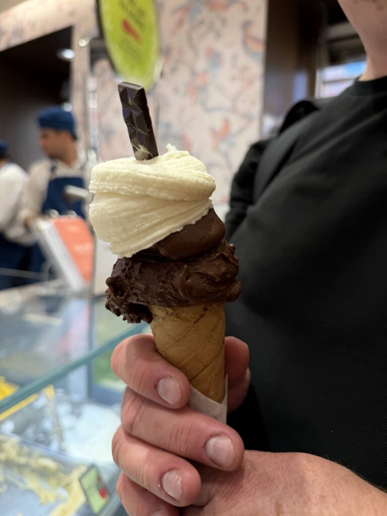 Eis am Stiel mit dunkler Schokolade und weißem Kaffee von Venchi