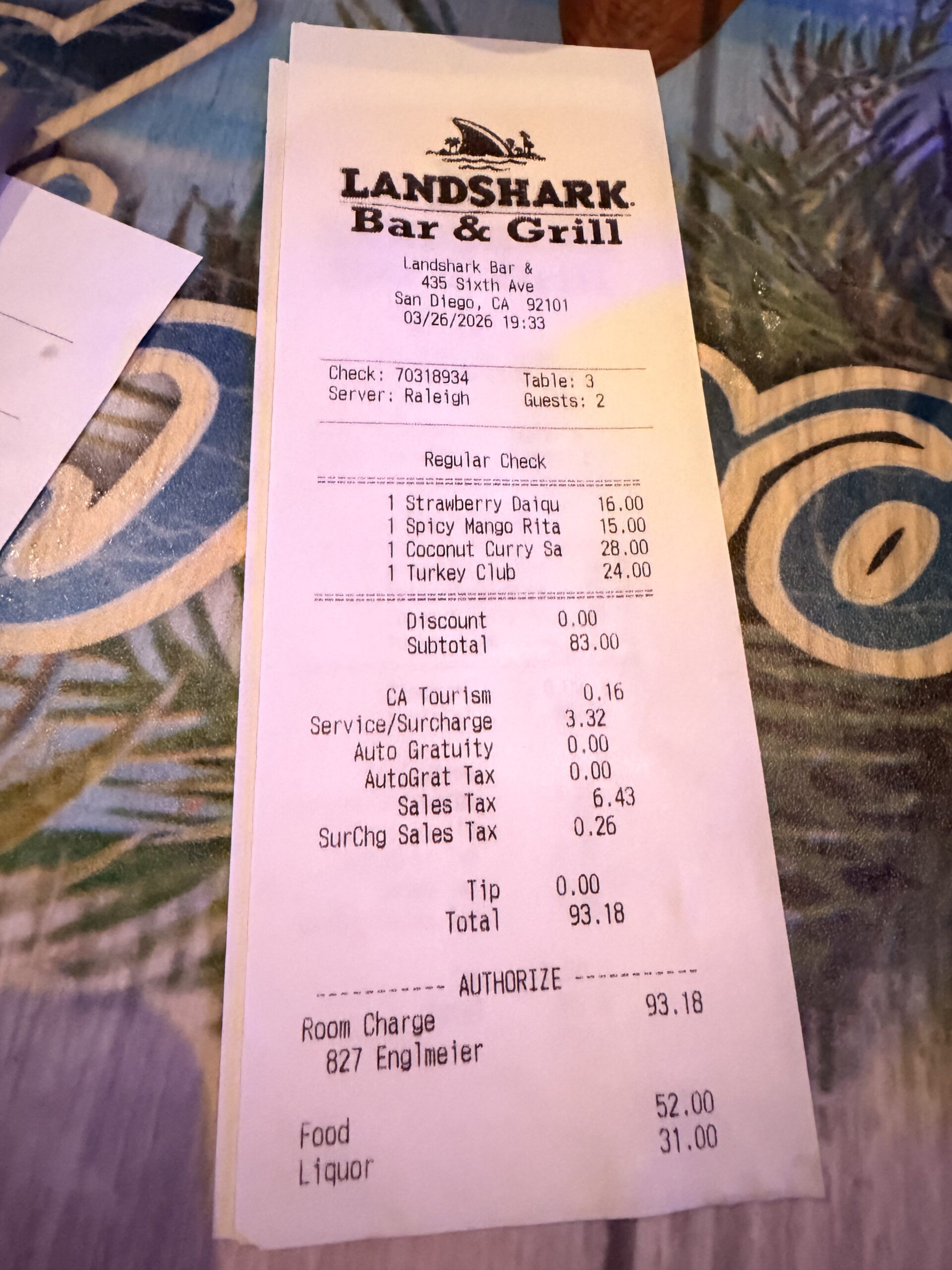 Quittung von Landshark Bar & Grill in San Diego mit Strawberry Daiquiri, Spicy Mango Rita, Coconut Curry Salad und Turkey Club, Gesamtbetrag 93,18 USD